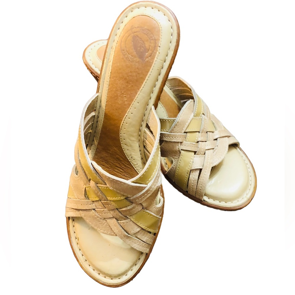 Nurture sz 7.5 leather wedge sandal